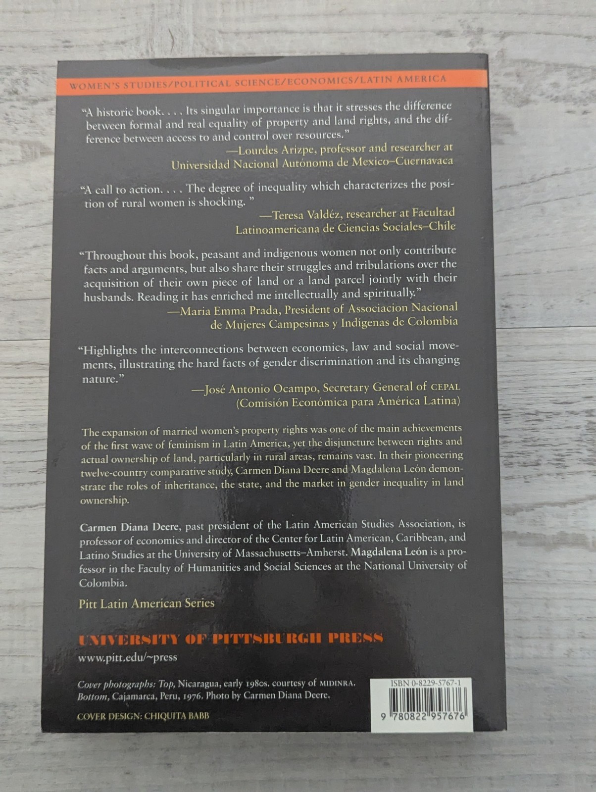 Empowering Women: Land and property rights in Latin America; C. Deere – PB/VG+