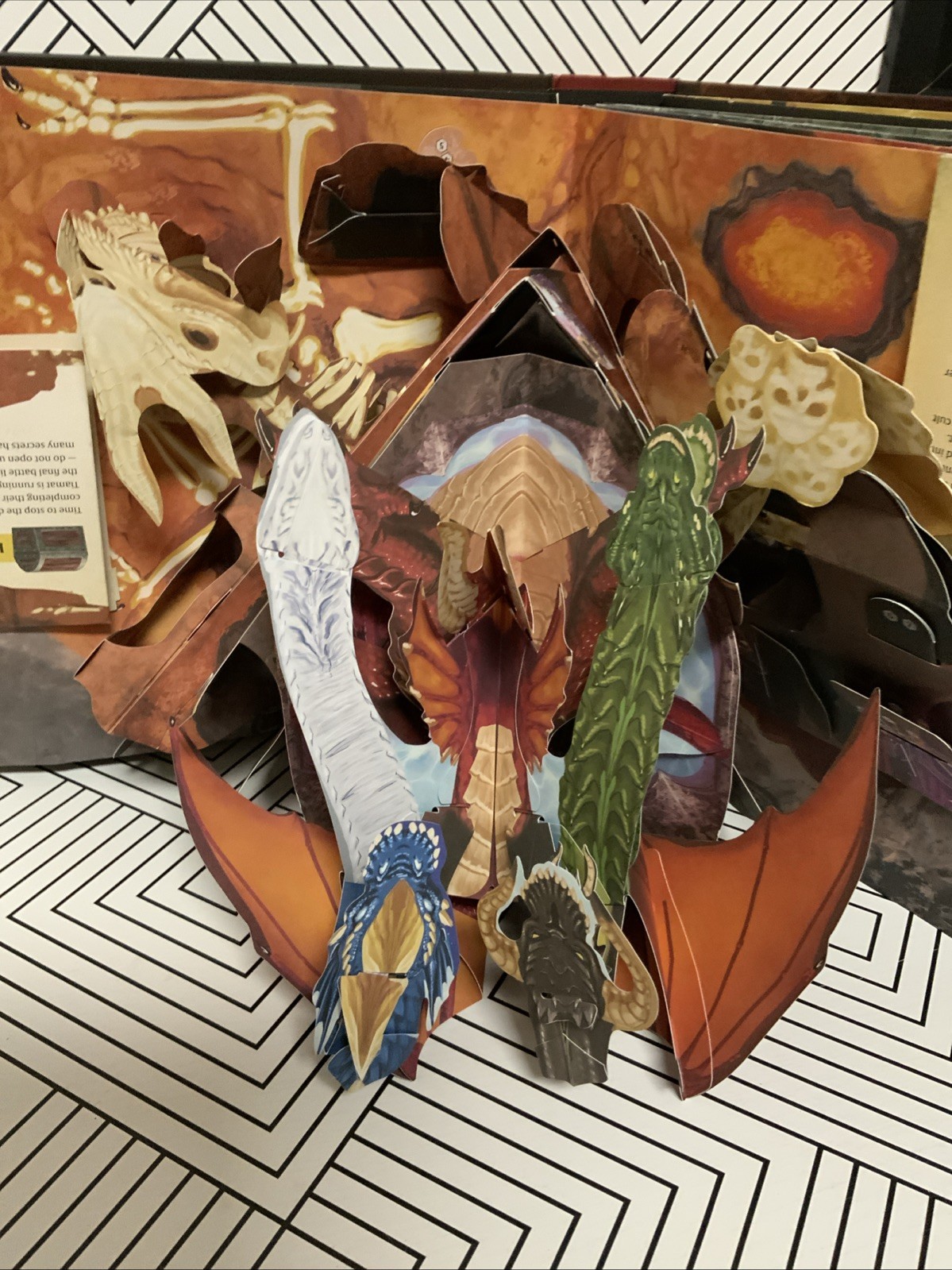 💣 Dungeons & Dragons: The Ultimate Pop-Up Book Matthew Reinhart Studio🆕AS IS