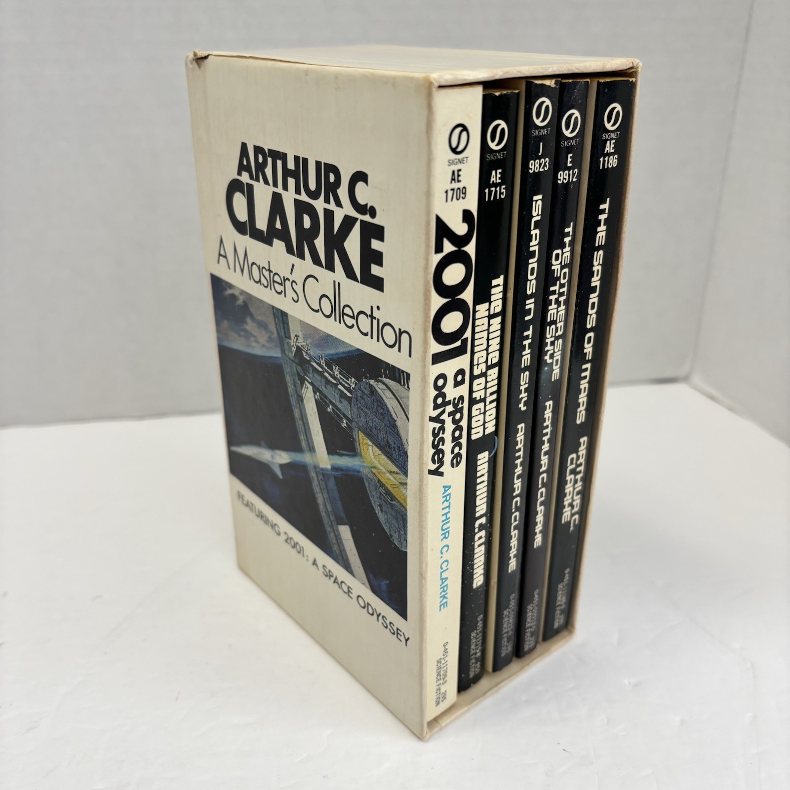 Arthur C. Clarke: A Master’s Collection 5-Book Paperback Box Set A Space Odyssey