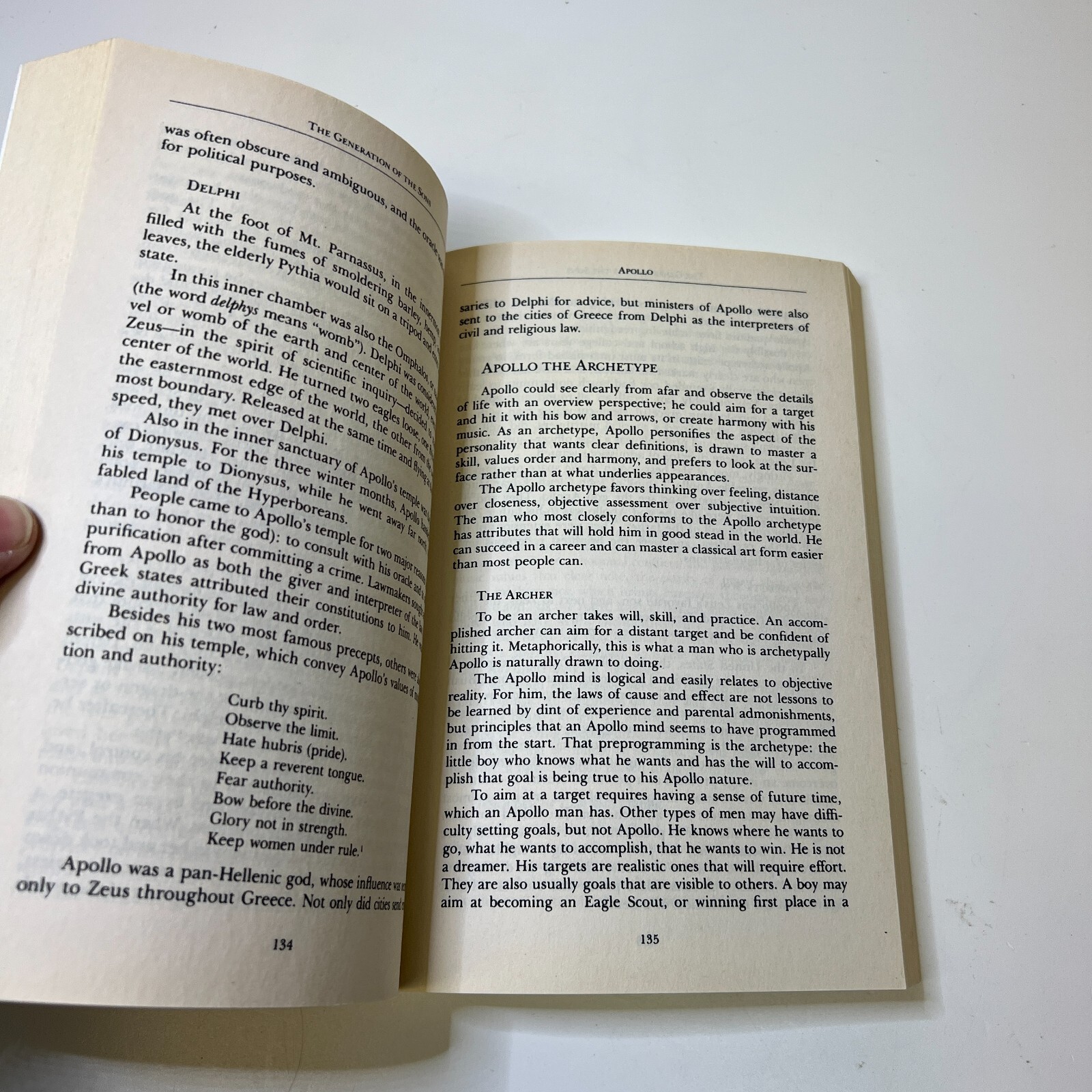 Gods in Everyman: Archetypes That Shape Men’s Lives by Jean Shinoda Bolen (Engli