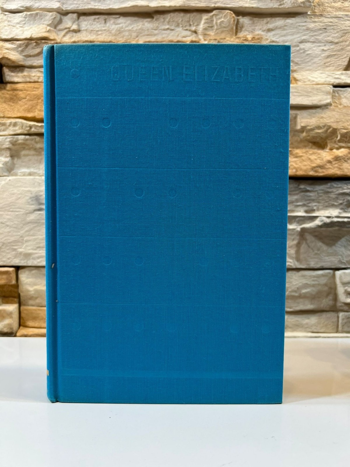 The Elizabeth Passage of a Queen Leonard A. Stevens 1st Edition Borzoi 1968 HCDJ