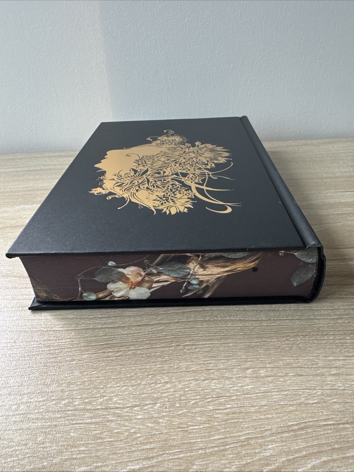 Shield of Sparrows Devney Perry GOLD Edition Sprayed Edges Deluxe First Print