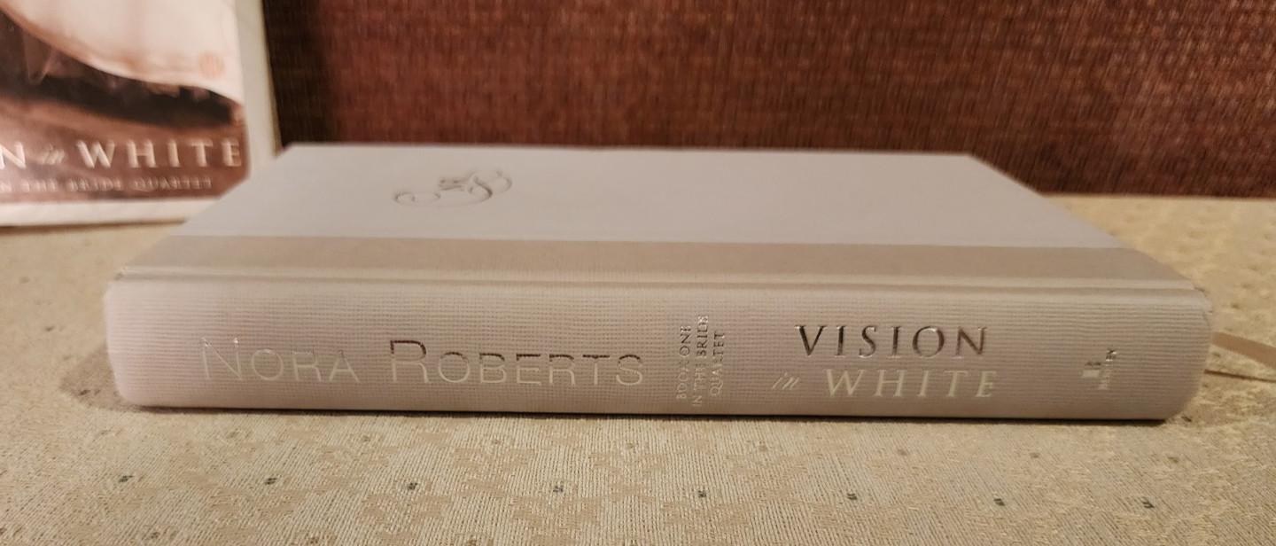 Signed – Vision in White by Nora Roberts Hardback w/Dust Cover *READ*
