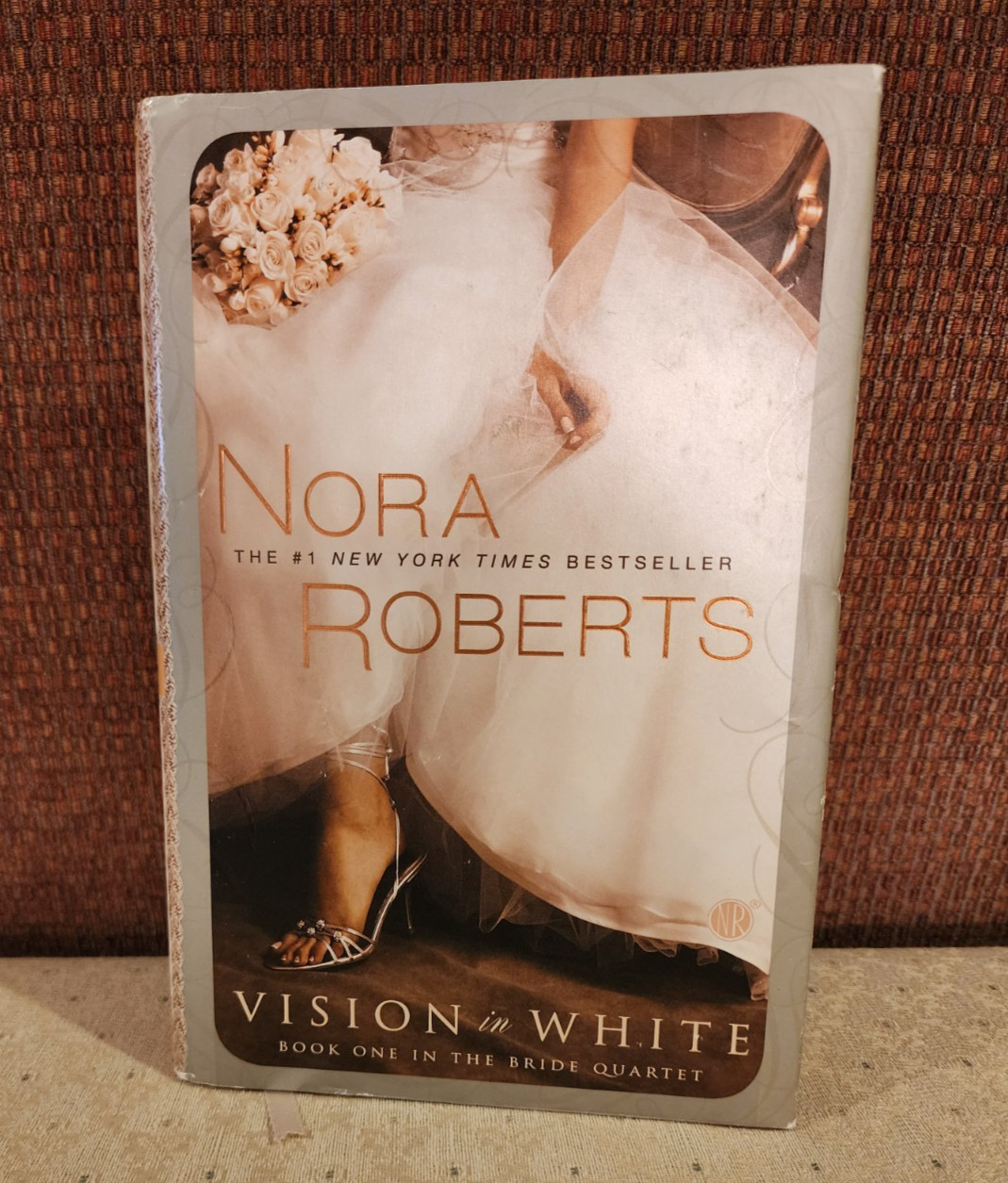 Signed – Vision in White by Nora Roberts Hardback w/Dust Cover *READ*