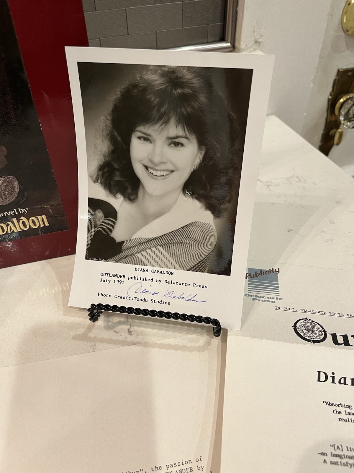 Diana Gabaldon Outlander Original Delacorte Press Reviewer Kit Book 1 – 1991