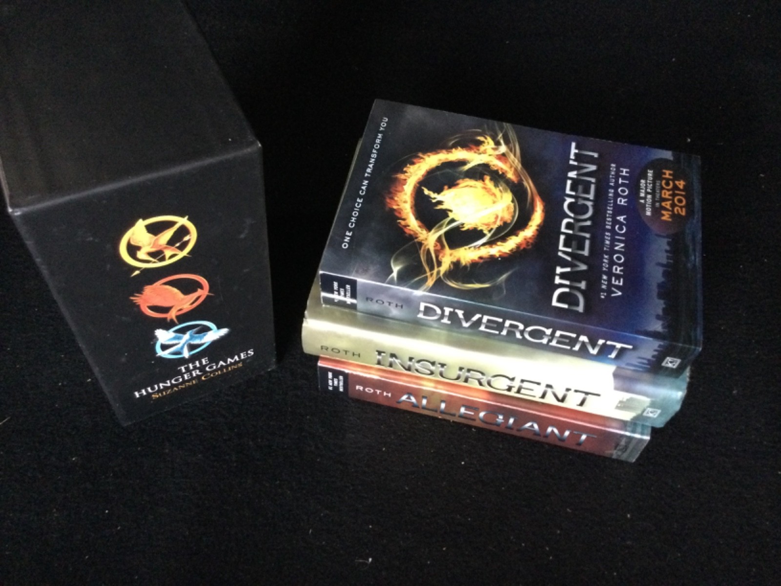 Hunger Games 3 Book Set (PB) &Divergent 3 Books (2PB/1HC) 6 Books in All VG