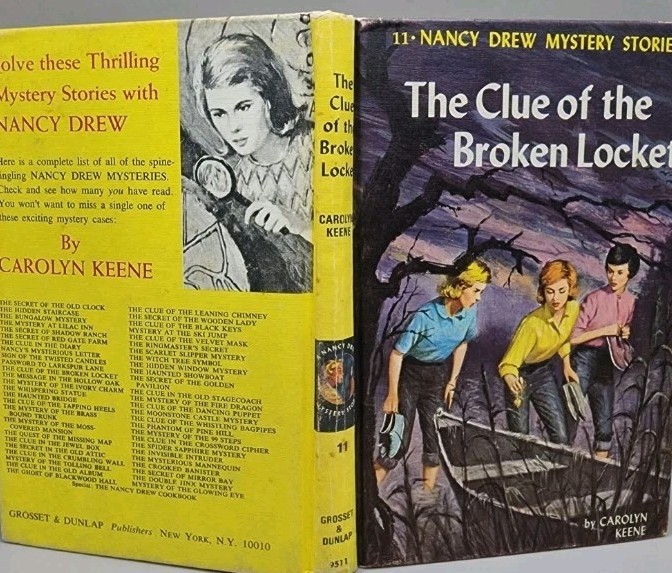 Nancy Drew – 11 – The Clue of the Broken Locket – Vintage Book