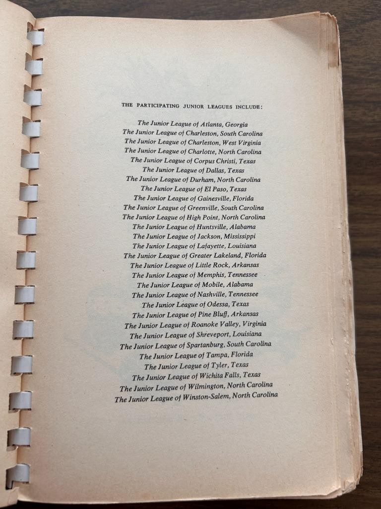 Southern Junior League Cookbook 1981 vintage Ann Seranne 626 pages spiral