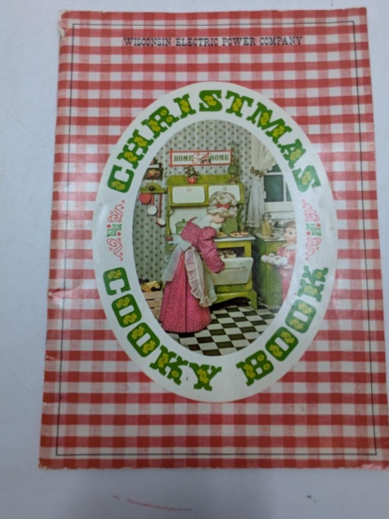 1969 WE Energies Cookie Book Wisconsin Electric Christmas Cooky Recipe Book B