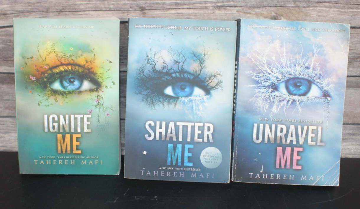 Shatter Me Series 3 Books Shatter Me Unravel Me Ignite Me Paperback Books VG