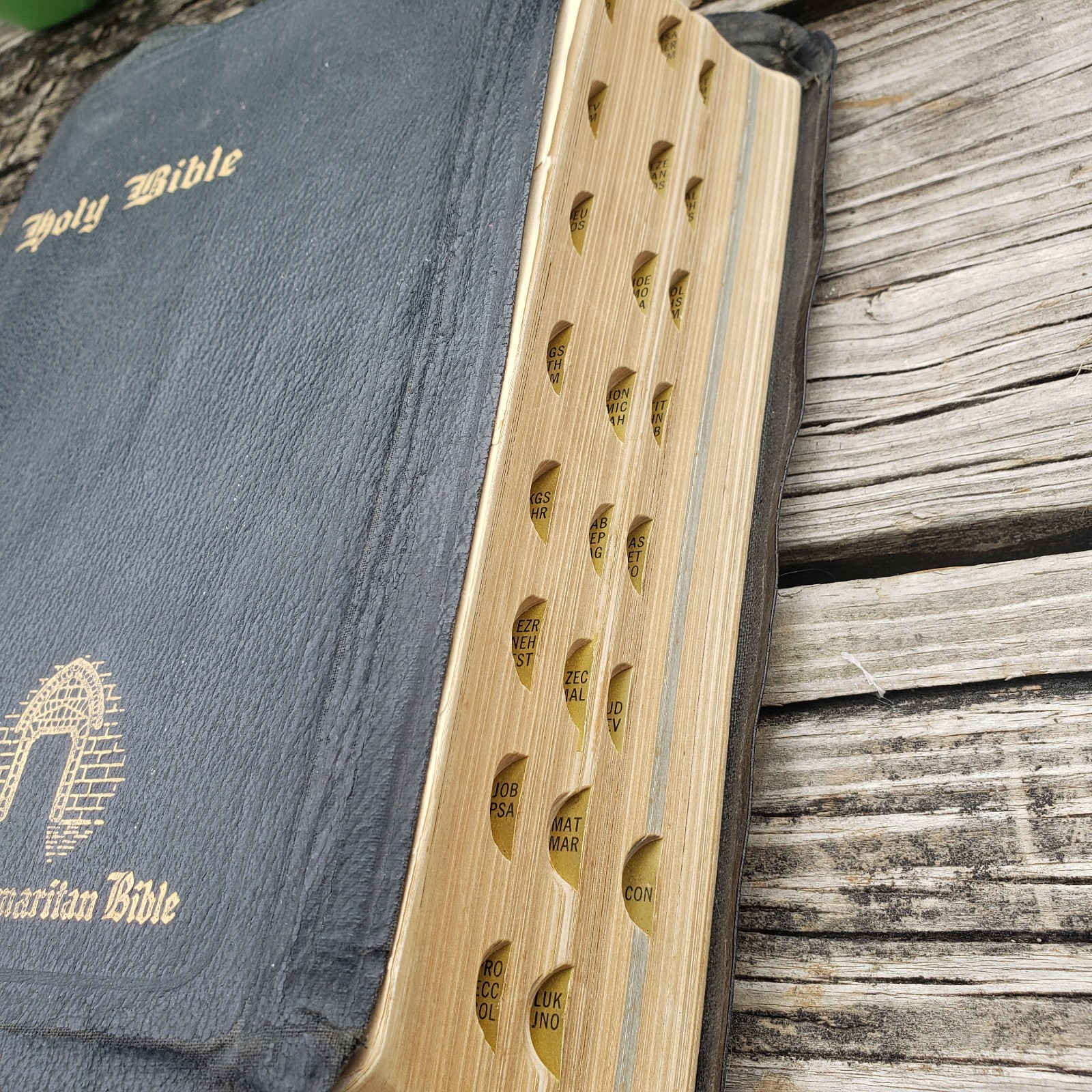 1941 HOLY BIBLE “The Good Samaritan” Illuminated King James Version Red Letter