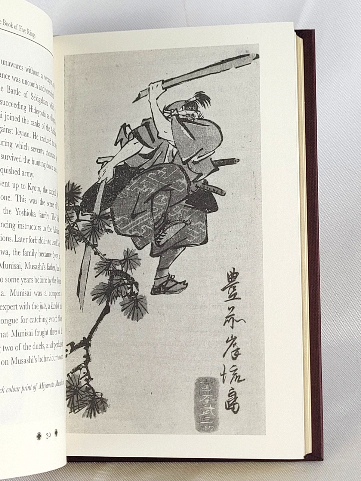 THE BOOK OF FIVE RINGS Miyamoto Musashi Deluxe Compact Illustrated Hardcover NEW