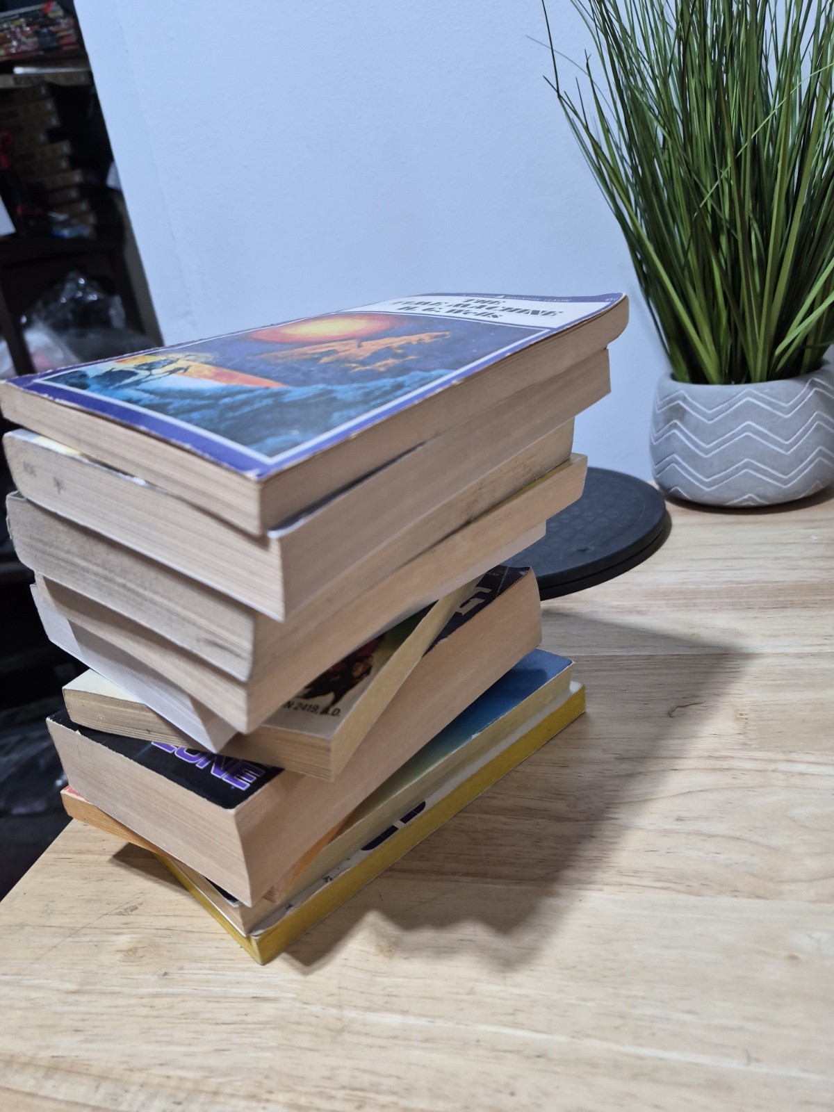 Lot Of 10 Sci Fi Paperback Books TITLES SEEN