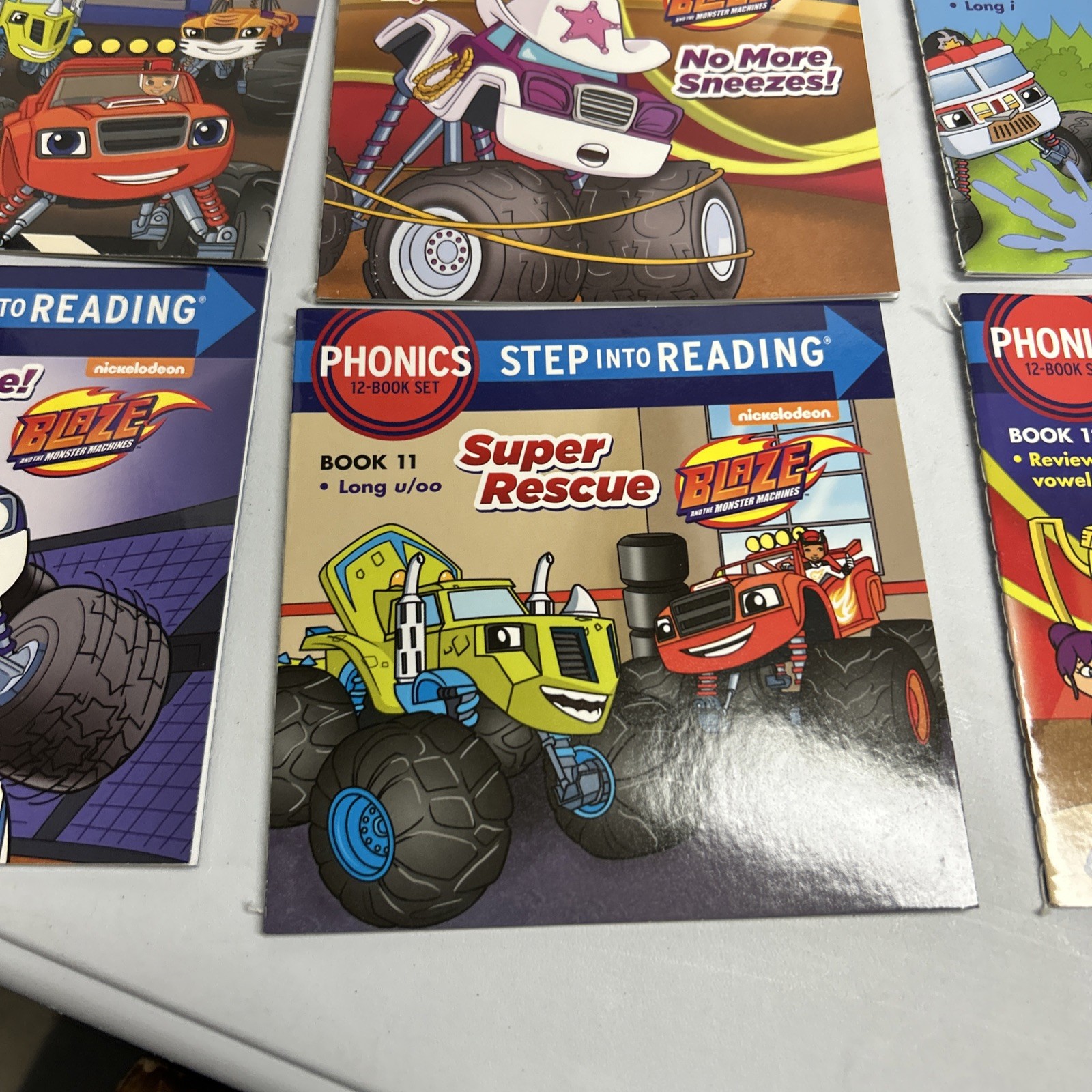 Step into Reading Ser.: Monster Phonics (Blaze and the Monster Machines) 12 Book