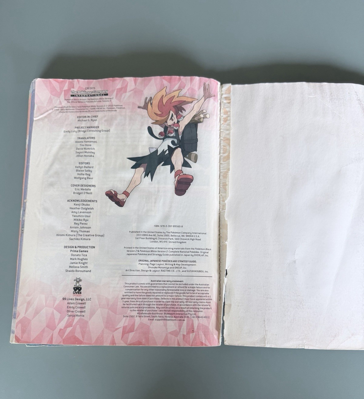 Pokemon Black & White 2 Version – Official Strategy Guide Unova Vol 1 Damaged