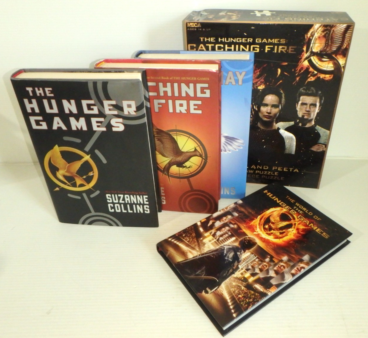 Hunger Games Trilogy + 1 Suzanne Collins & 1000 pc Puzzle (LN) HB w/DJ – 1st