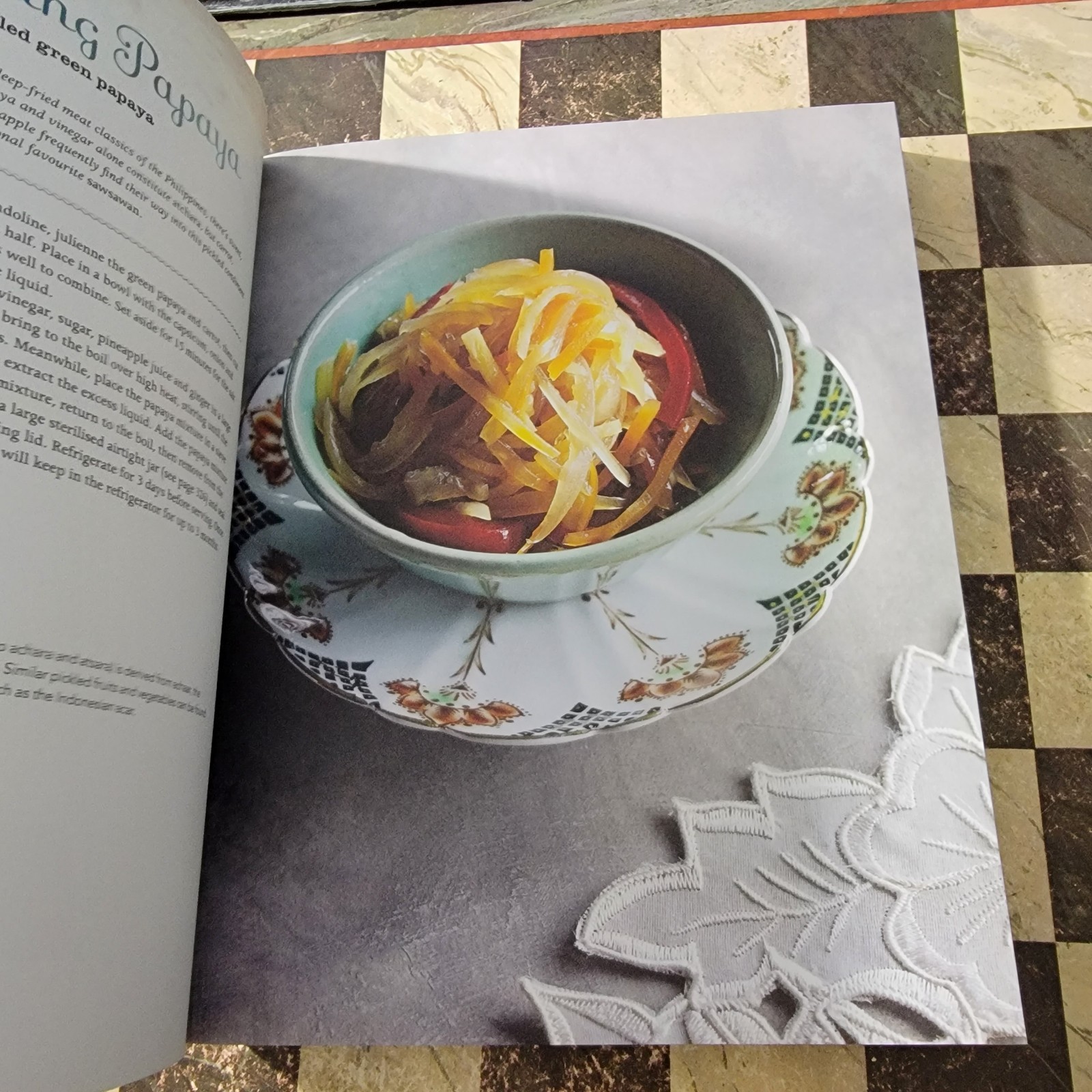 7000 Islands : Cherished Recipes and Stories from the Philippines by Yasmin…