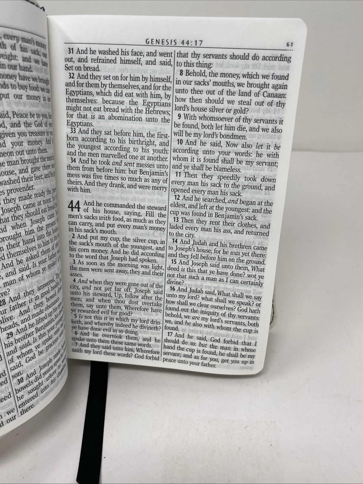 KJV Bible Compact Faux Leather White by Christian Art Gifts VG FREE SHIPPING!