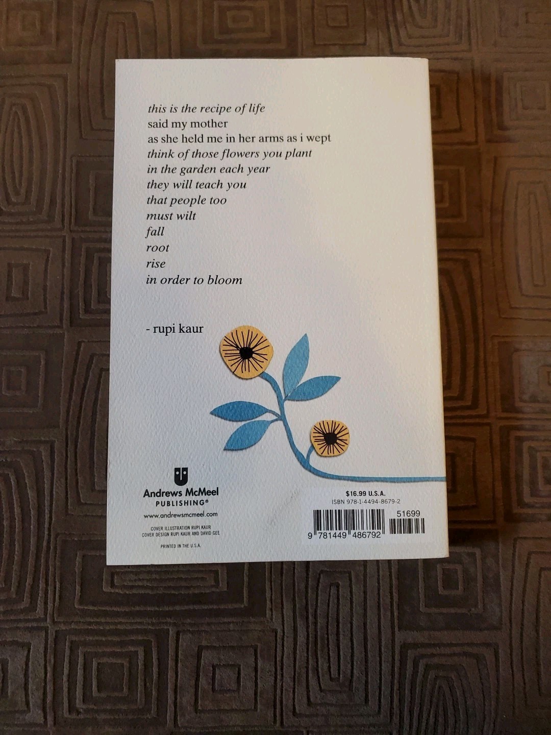 The Sun and Her Flowers by Rupi Kaur (2017, Paperback) NEW