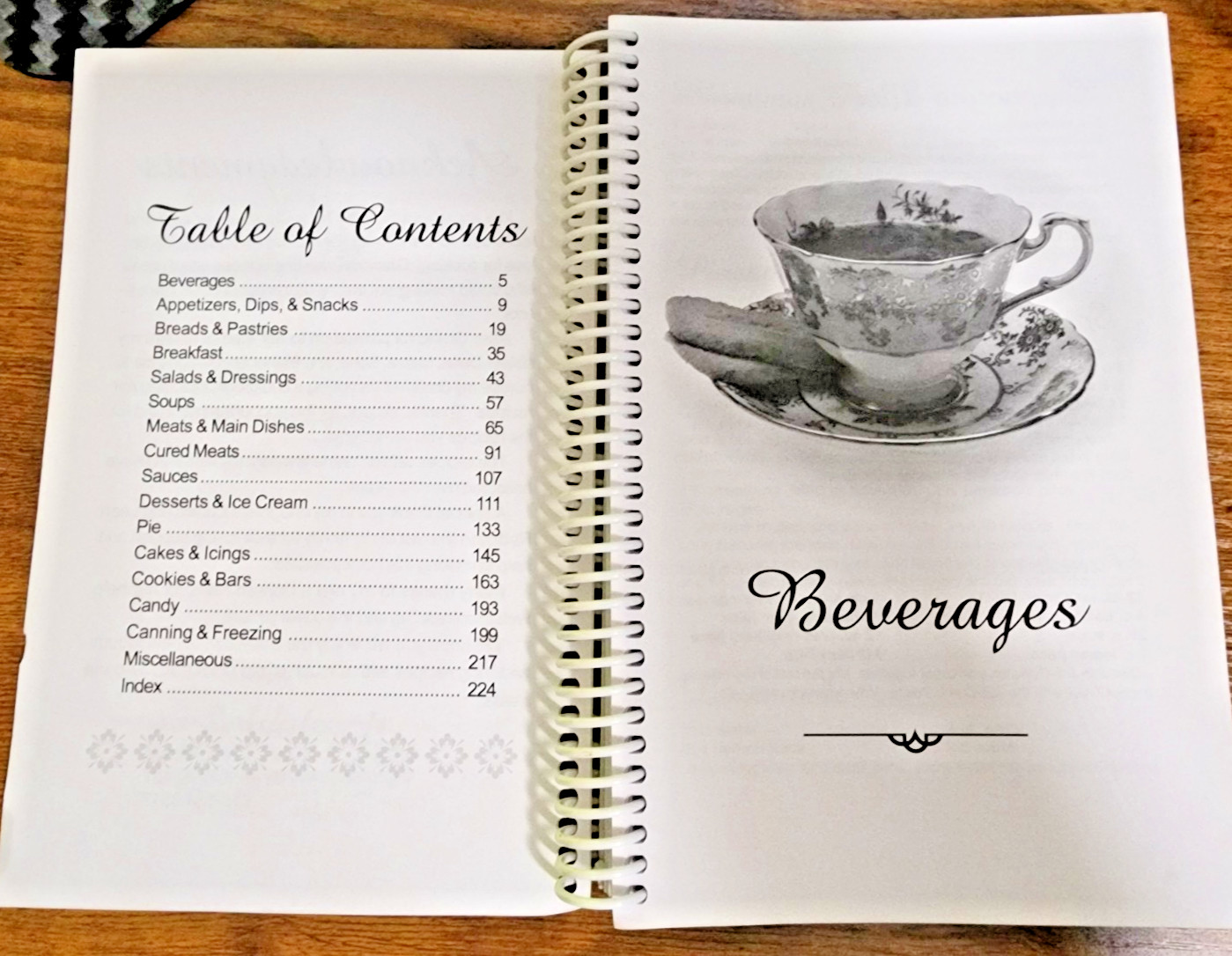 Grandma’s Tasty Recipes Vintage 2005 Cookbook 230 pages 8.5 x 5.5″ Soft Cover