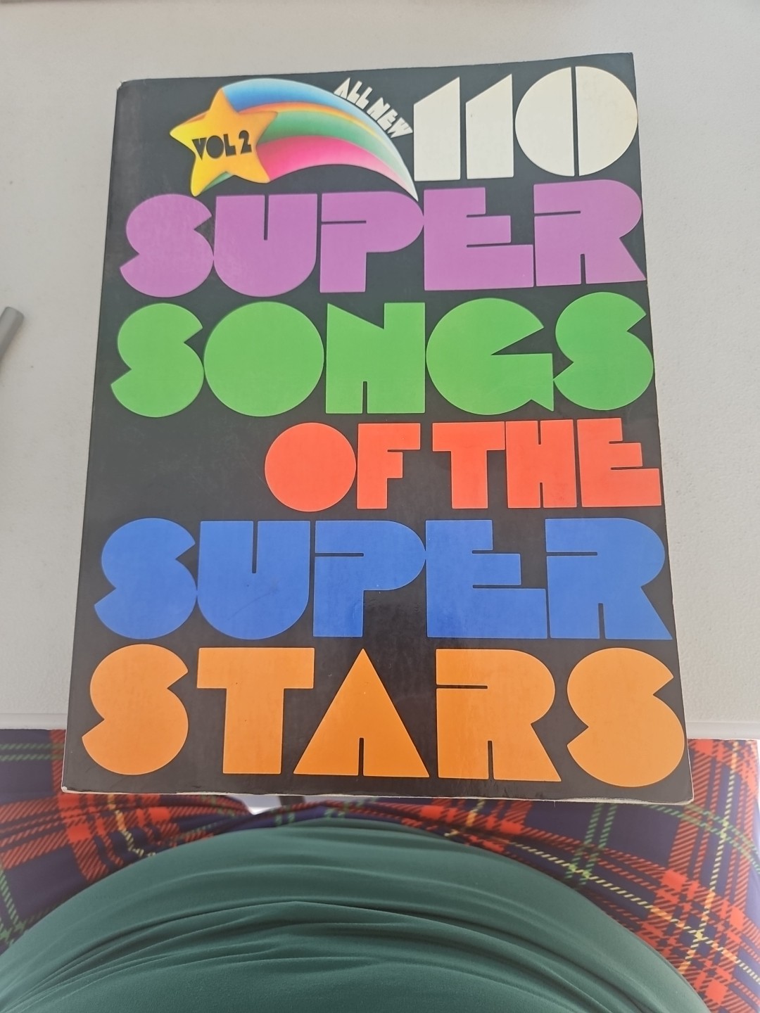 110 Super Songs Of The Super Stars Volume 2 1974 Songbook 408 Pages.