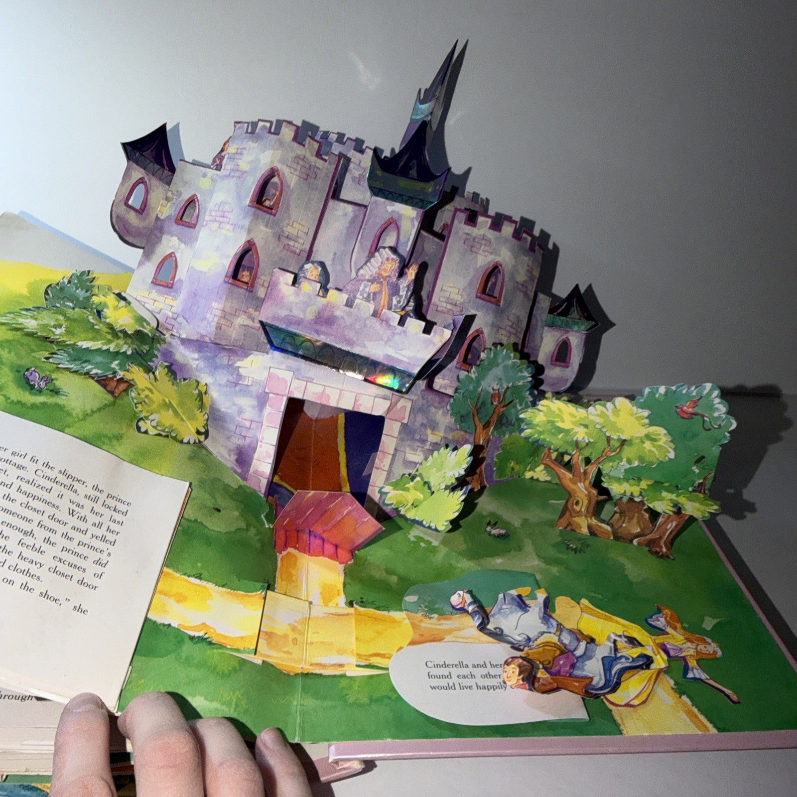 CINDERELLA POP-UP FAIRY TALE HARDCOVER BOOK 2005 by Matthew Reinhart