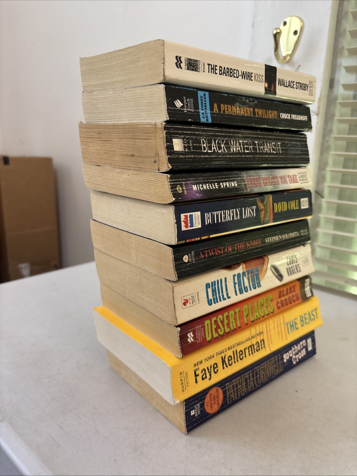 Lot of 10 Mystery – Paperbacks – Mixed Authors – FREE SHIPPING