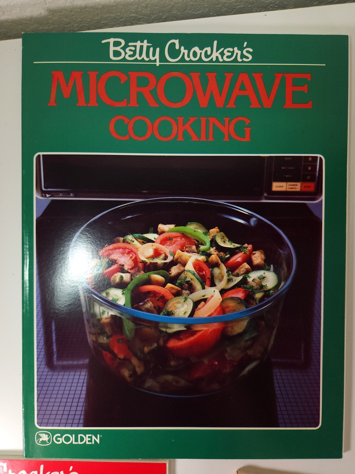 Vintage Betty Crocker Family Favorites Cookbook Lot of 4 with Slipcase 1980s