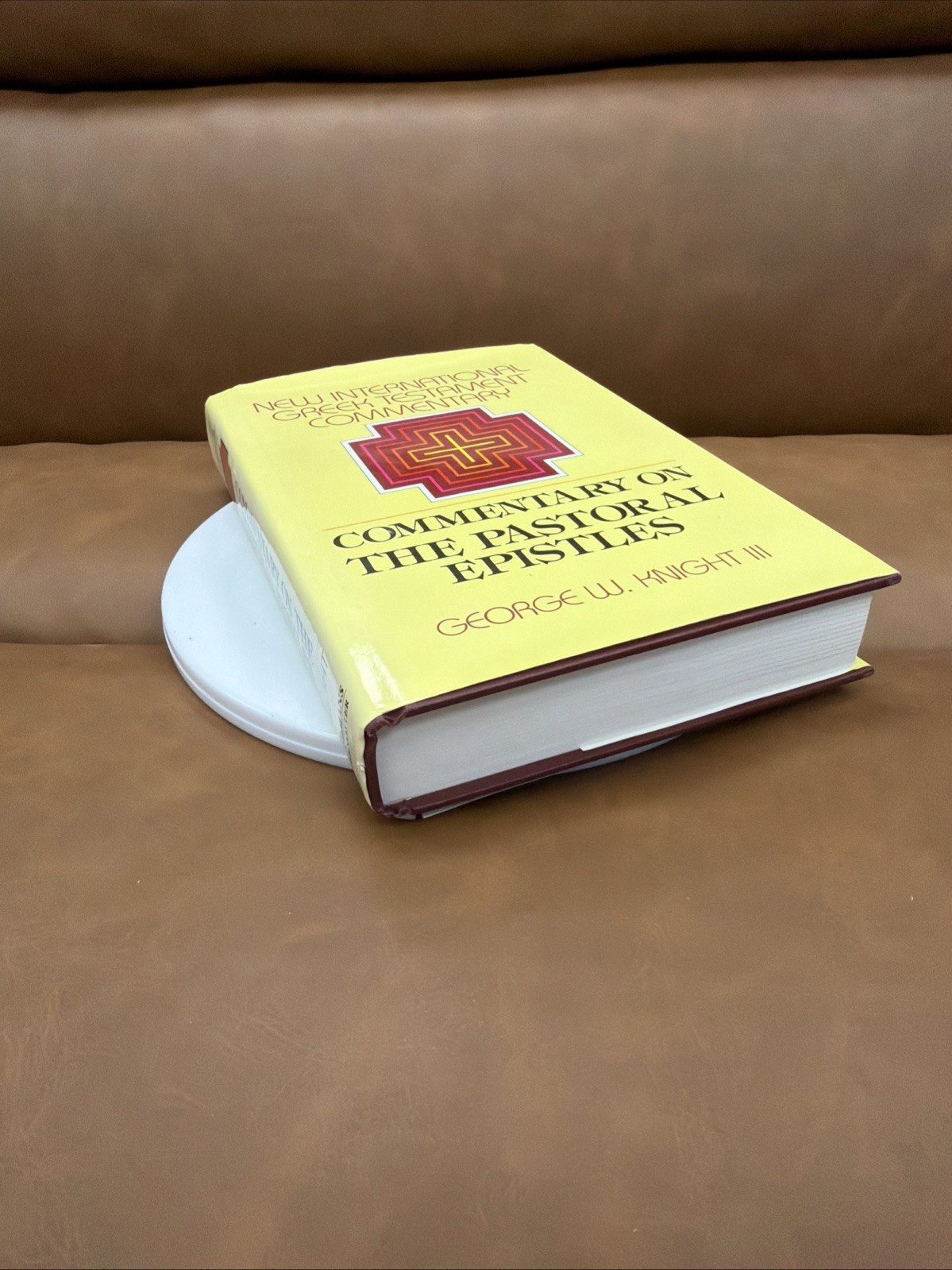 NEW INTERNATIONAL GREEK TESTAMENT COMMENTARY: THE PASTORAL By George W. Knight