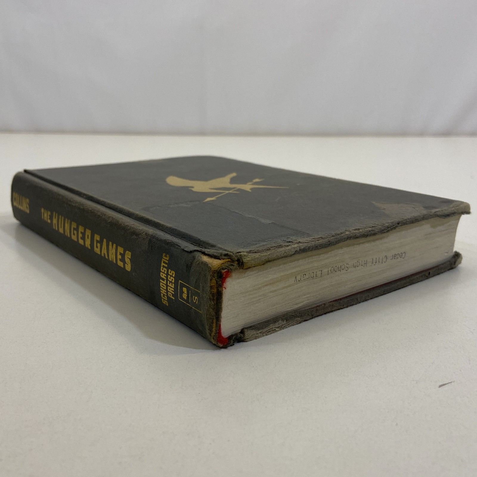 Suzanne Collins Hunger Games 1st Edition & Printing 2008 Ex-Library Hardcover
