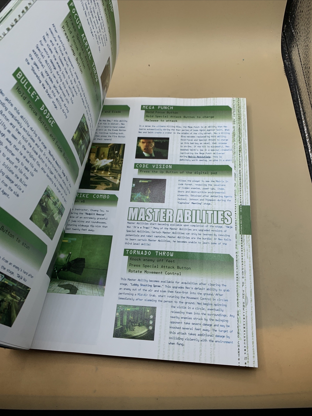 Signature Ser.: The Matrix – Path of Neo™ by BradyGames Staff and Dan Birlew…