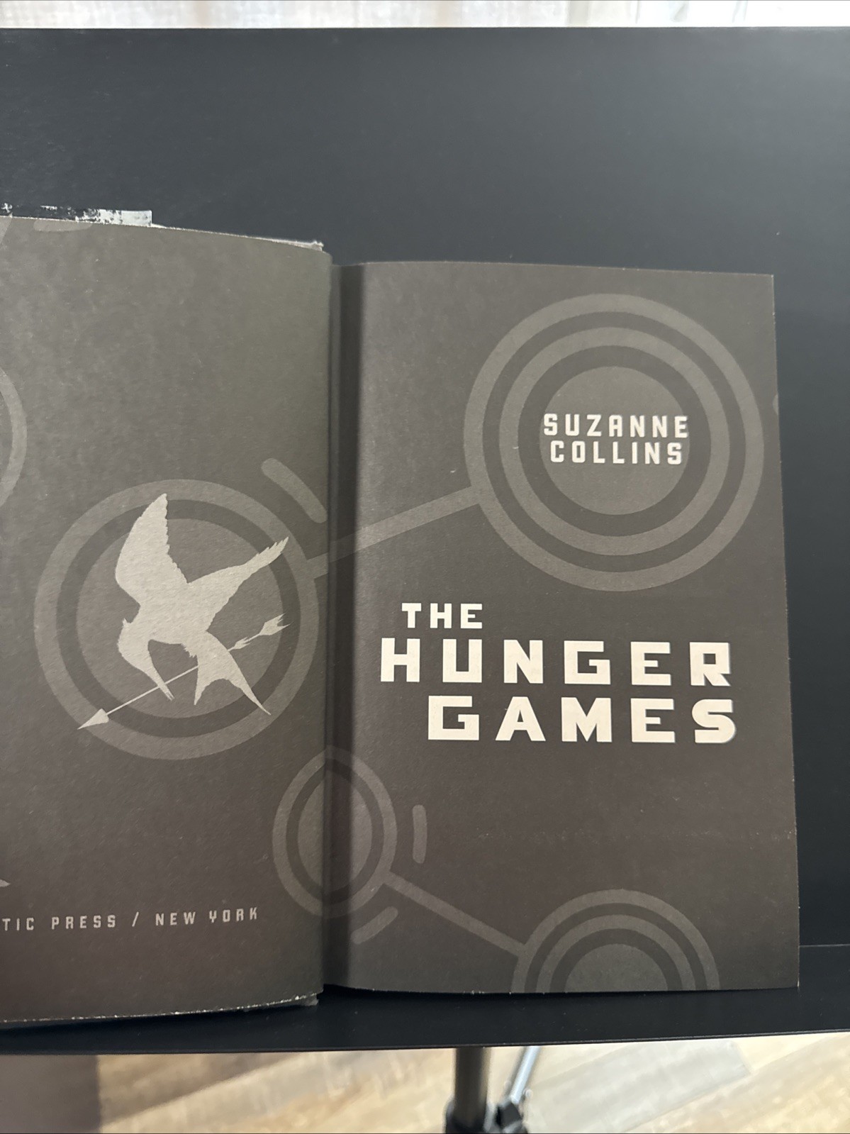 Hunger Games (Hunger Games, Book One) by Suzanne Collins (2008, Hardcover)