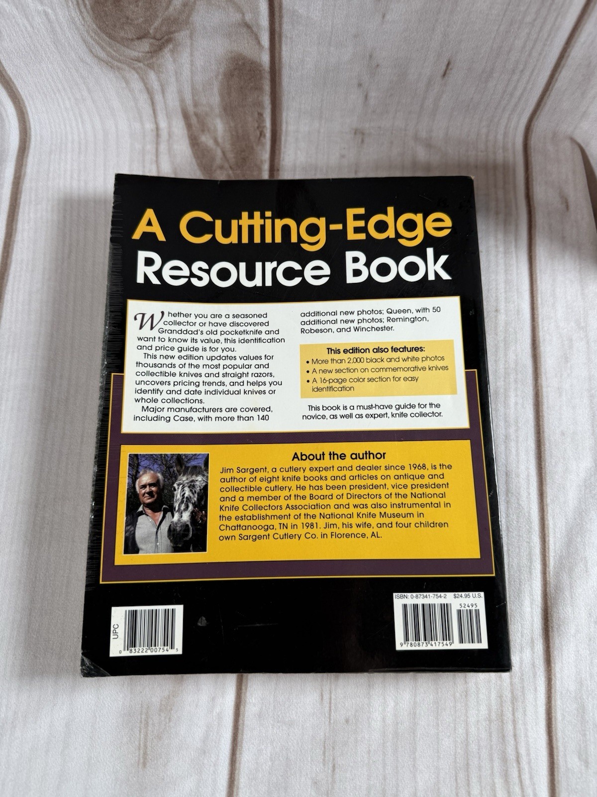 American Premium Guide to Knives and Razors (American Premium Guide to Kn – GOOD