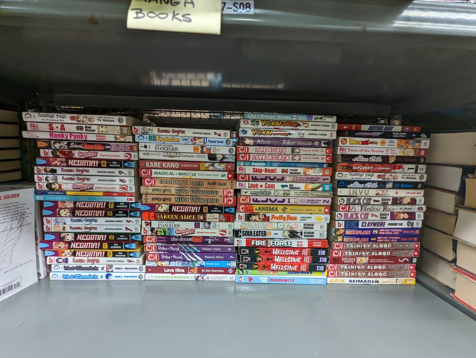 Lot of 10 Manga Graphic Novels Tokyo Pop Anime English – Random Mix