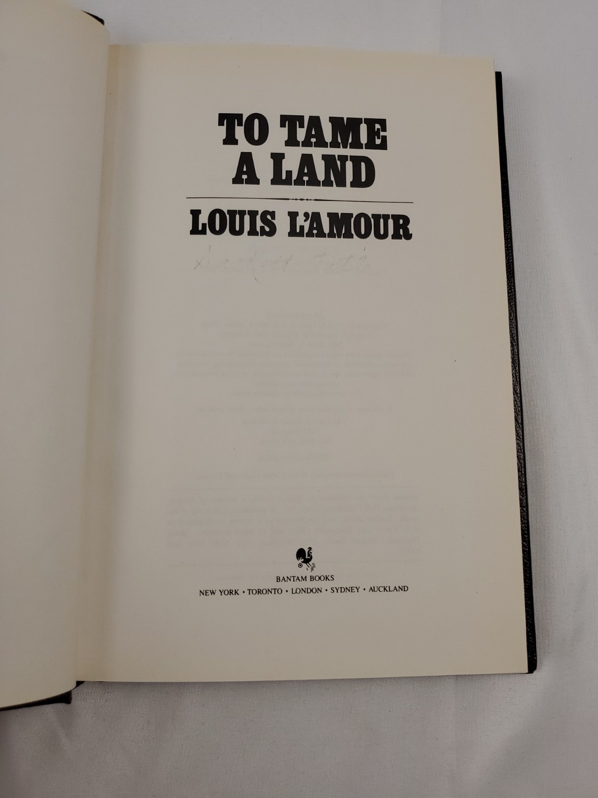 The Louis L’amour Collection Leatherette Bantam Book Lot Of 10