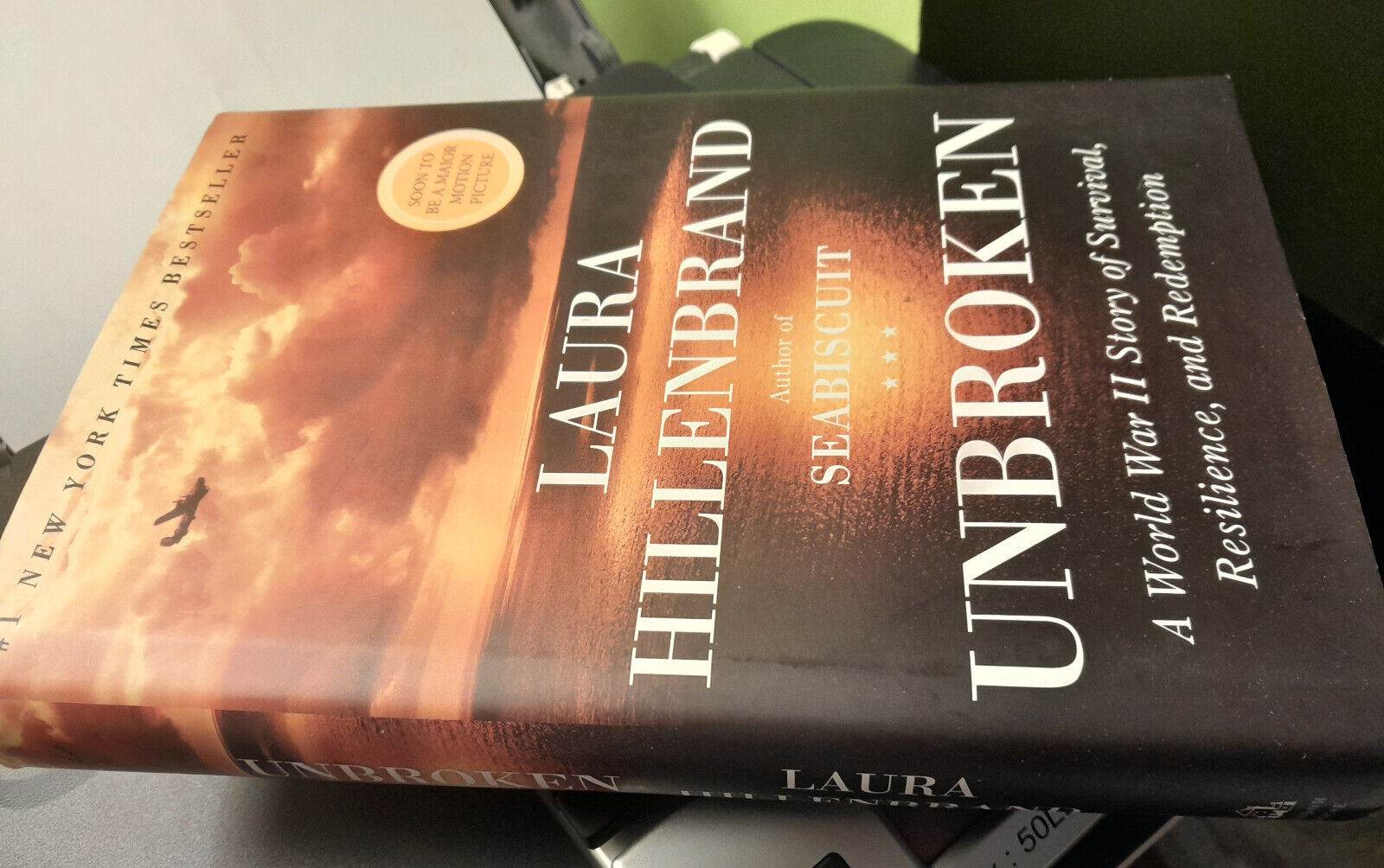 Laura Hillenbrand, UNBROKEN 2010 1st Edition HC/DJ WWII SURVIVOR LOUIS ZAMPERINI