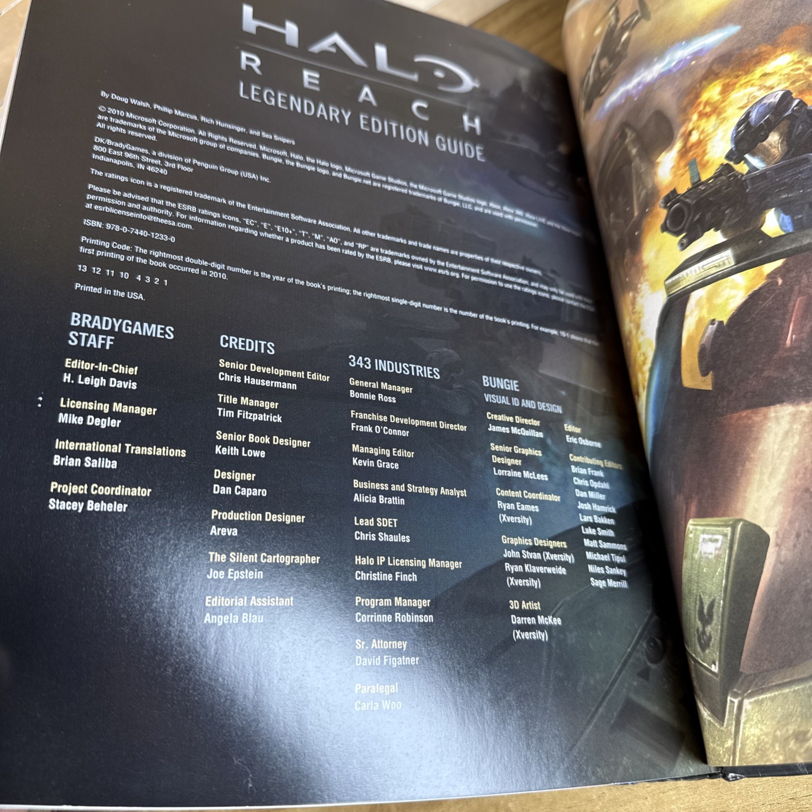 Halo Reach Legendary Edition Guide Hardcover w DJ Doug Walsh 2010 BradyGames