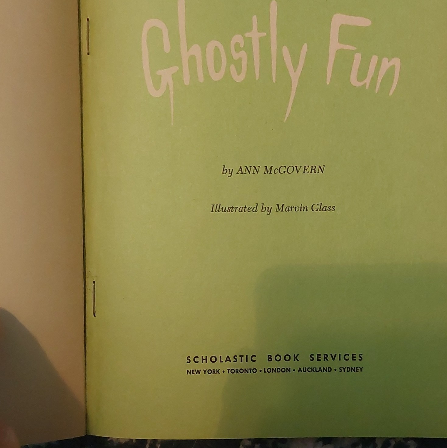 Scholastic Book Services Ghostly Fun – Ann McGovern 1970 PB 1st Illus Glass