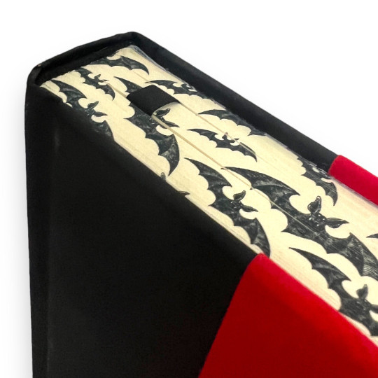 DRACULA by Bram Stoker Deluxe Flannel Bound Illustrated Collectible Edition NEW