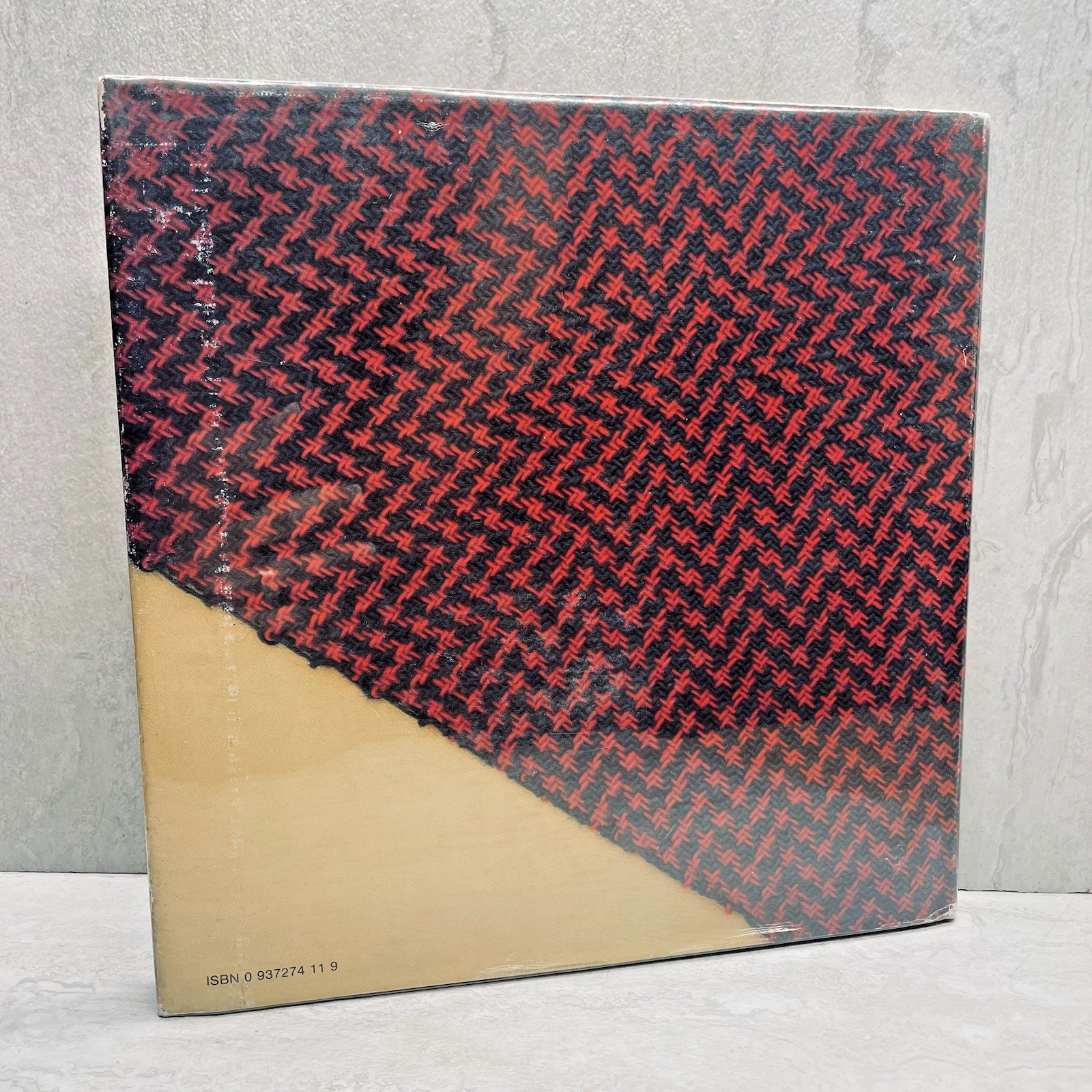 COLOR-AND-WEAVE DESIGN by Ann Sutton 1984 HC/ DJ Patterns Loom Textiles