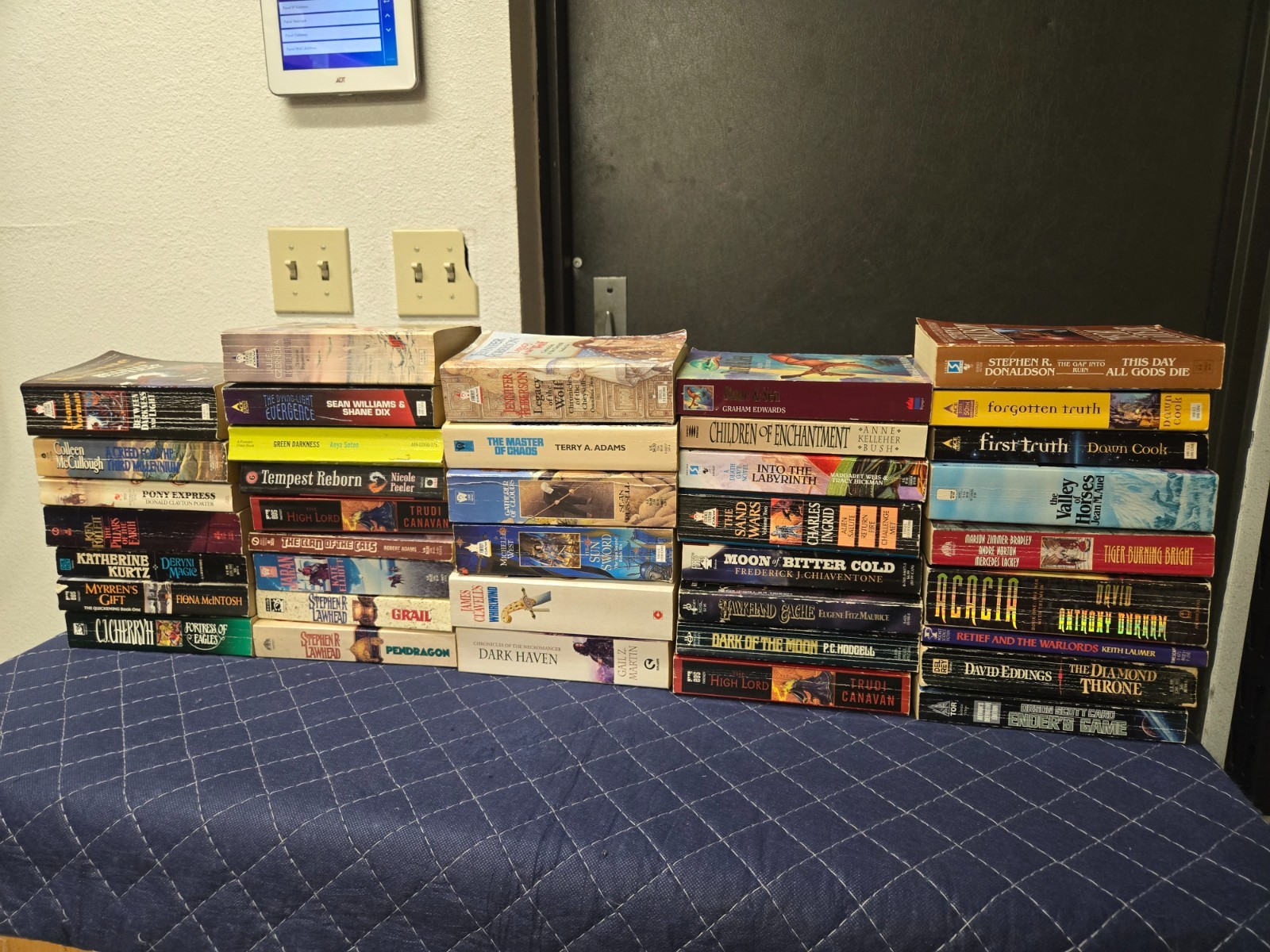 (39) Lot Of Fantasy Sci Paperback Books ACE EOS DAW DEL RAY BERKLEY Publishing