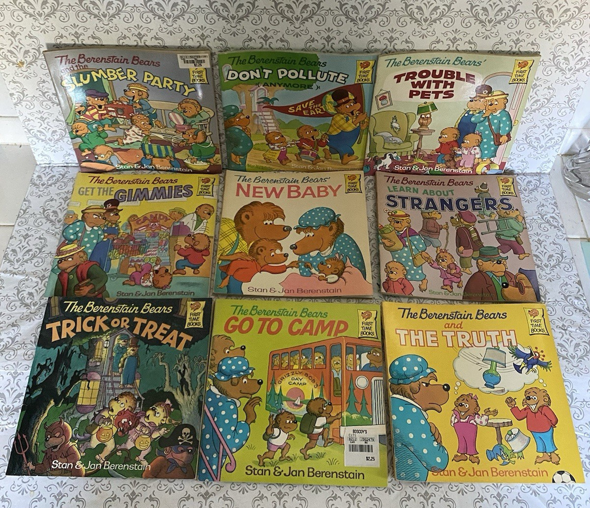 Vintage Lot of 33 Berenstain Bears Books by Stan & Jan Berenstain 1980’s-1990’s