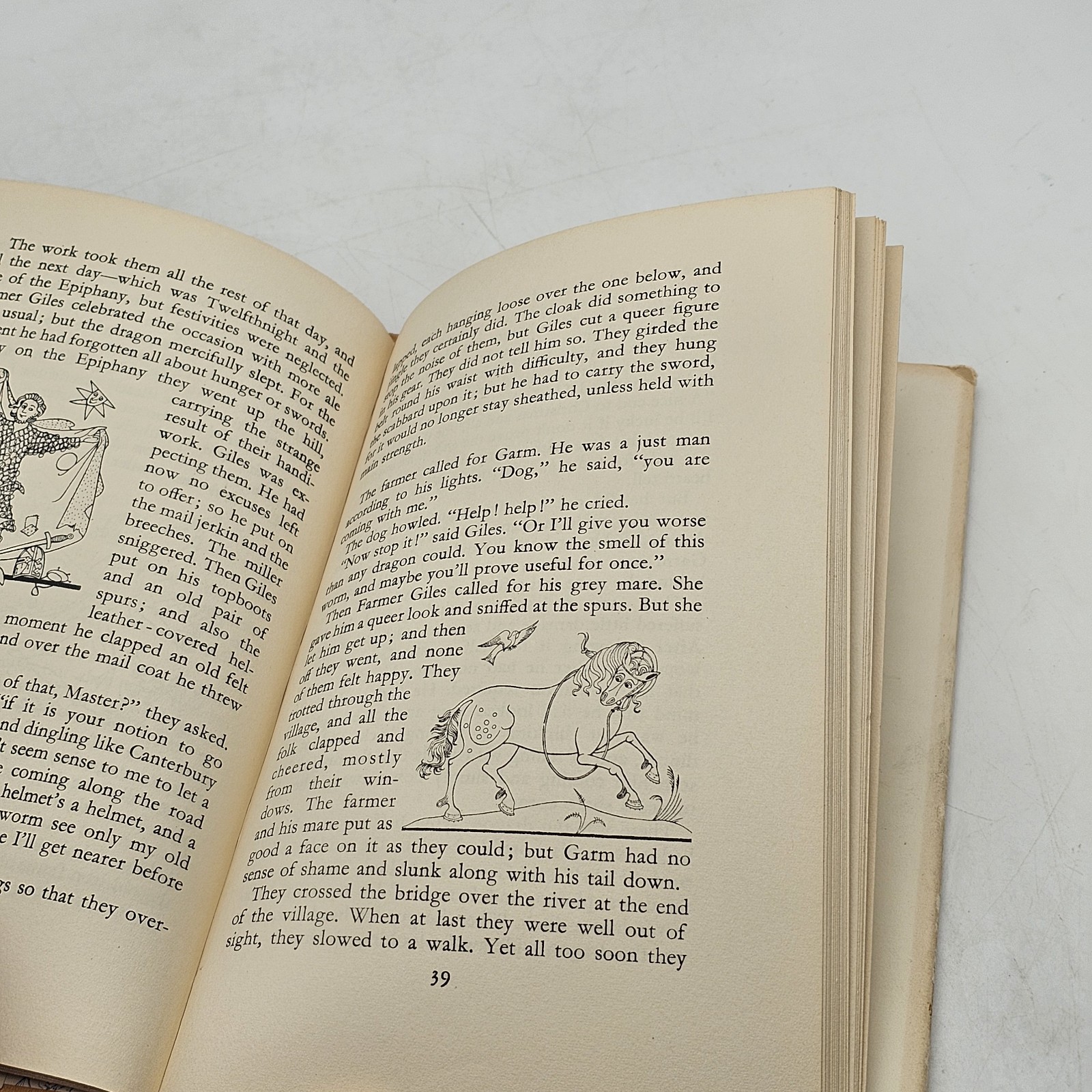 FARMER GILES OF HAM by J.R.R. Tolkien & Pauline Baynes 1966 5th printing