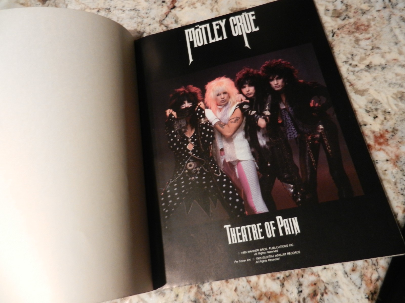 MOTLEY CRUE 1985 Theatre of Pain SONGBOOK Nikki Sixx Mick Mars Tommy Lee METAL