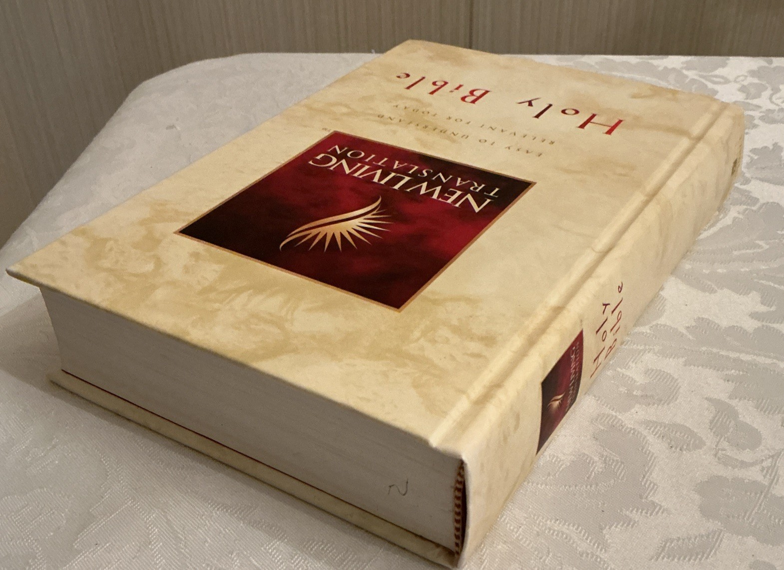 HOLY BIBLE New Living Translation by Tyndale House Publishers Inc Hardcover