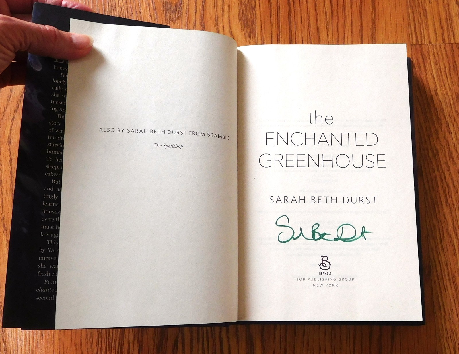SIGNED ~ The Enchanted Greenhouse ~ Sarah Beth Durst 1st/1st Sprayed Edges HC DJ