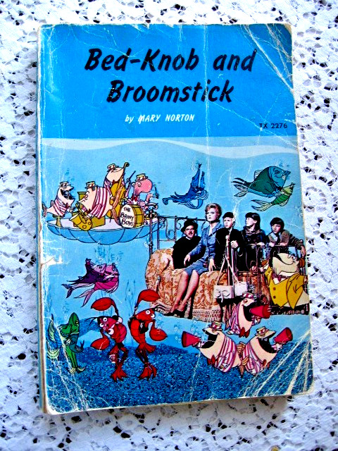 LOT/14 ASSORTED 1960-70s TV SHOW FAVORITES-DISNEY MOTION PICTURE PAPERBACK BOOKS