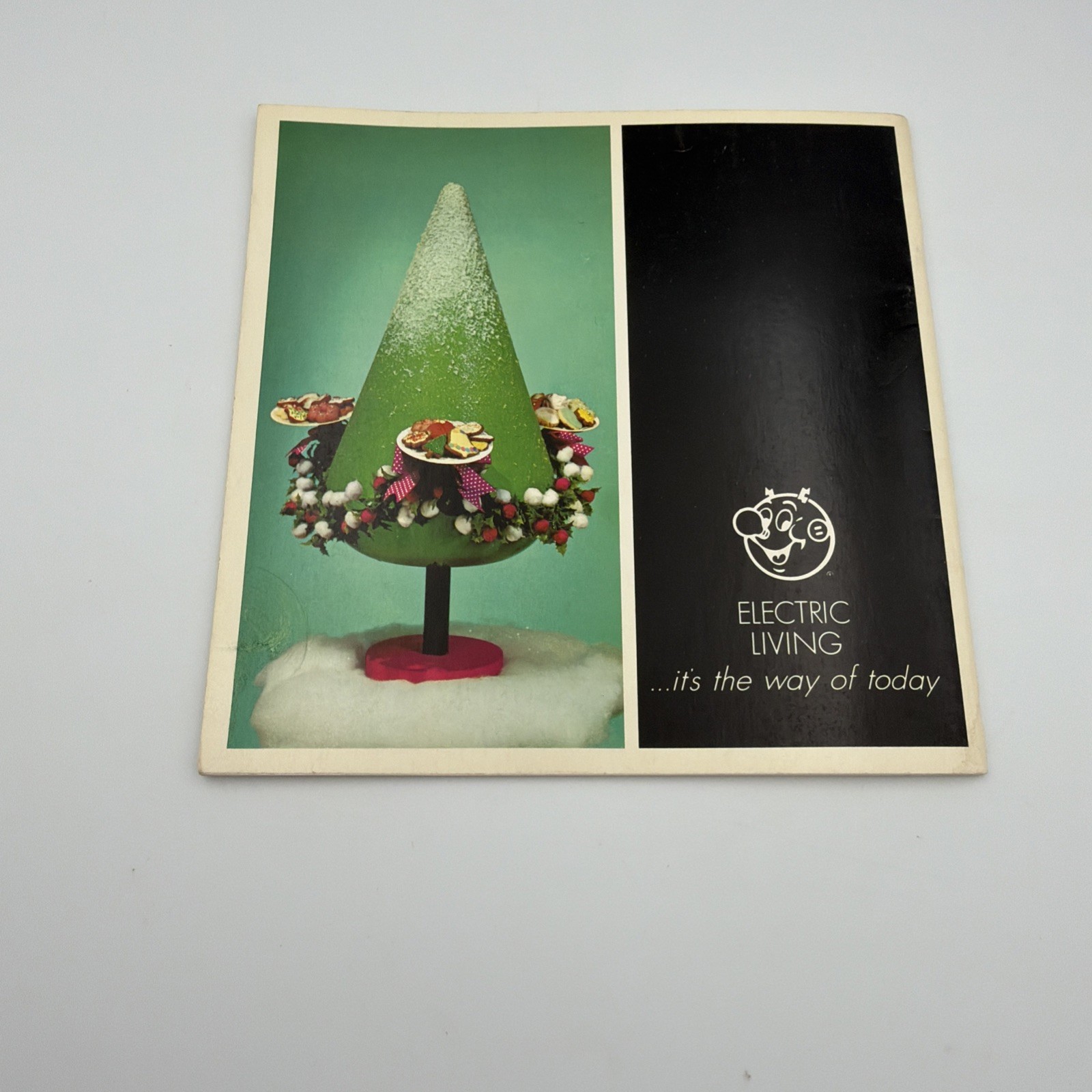 1968 WE Energies Cookie Book Wisconsin Electric Cooky Book Christmas Recipes