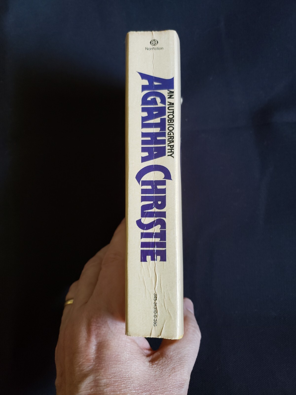 Agatha Christie Autobiography – 16 pages of photographs – Incredible 600 pages +