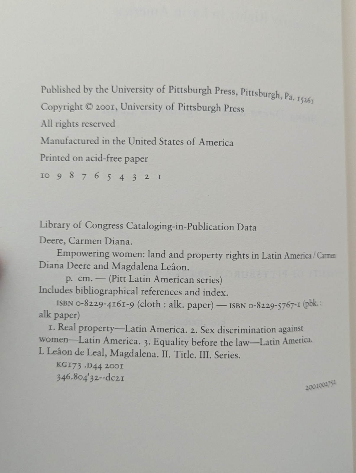Empowering Women: Land and property rights in Latin America; C. Deere – PB/VG+